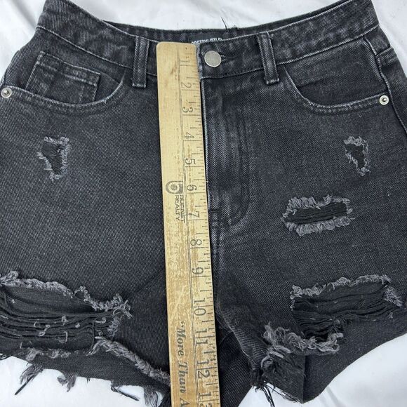Pretty Little Thing Cut Off Jean Shorts Womens Size 8 High Rise Black Distressed - Picture 8 of 8